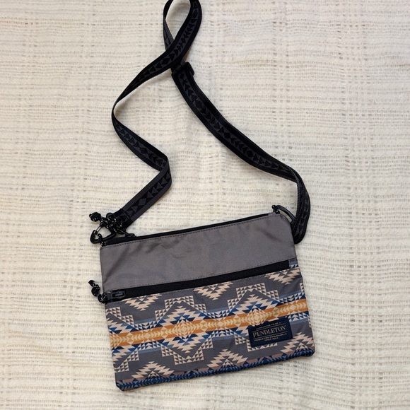 Pendleton Geometric Crossbody Bag in Gray and Tan - Picture 1 of 5